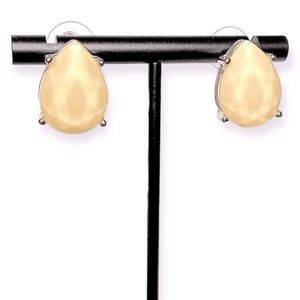 Tear Drop Style Faceted Stud Costume Earrings Cream Toned w/ Silver Metal
